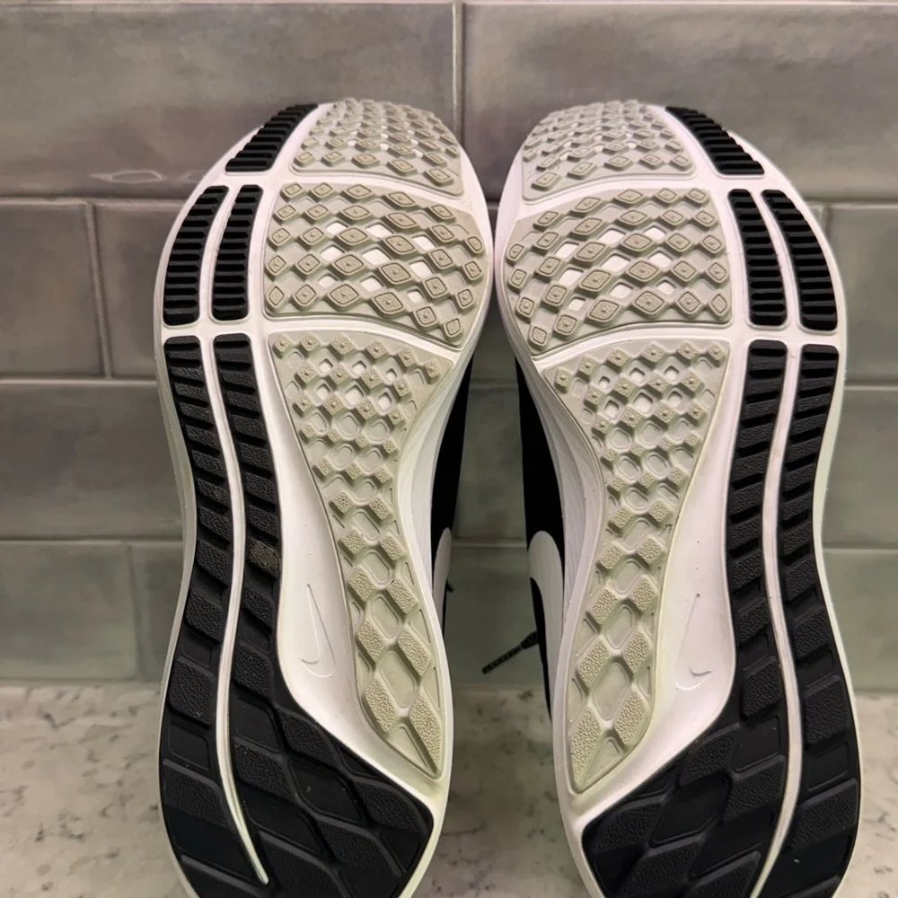 Nike NFL Las Vegas Raiders Pegasus 39 Shoes Las Vegas size 10 Black Sneakers - Picture 7 of 8